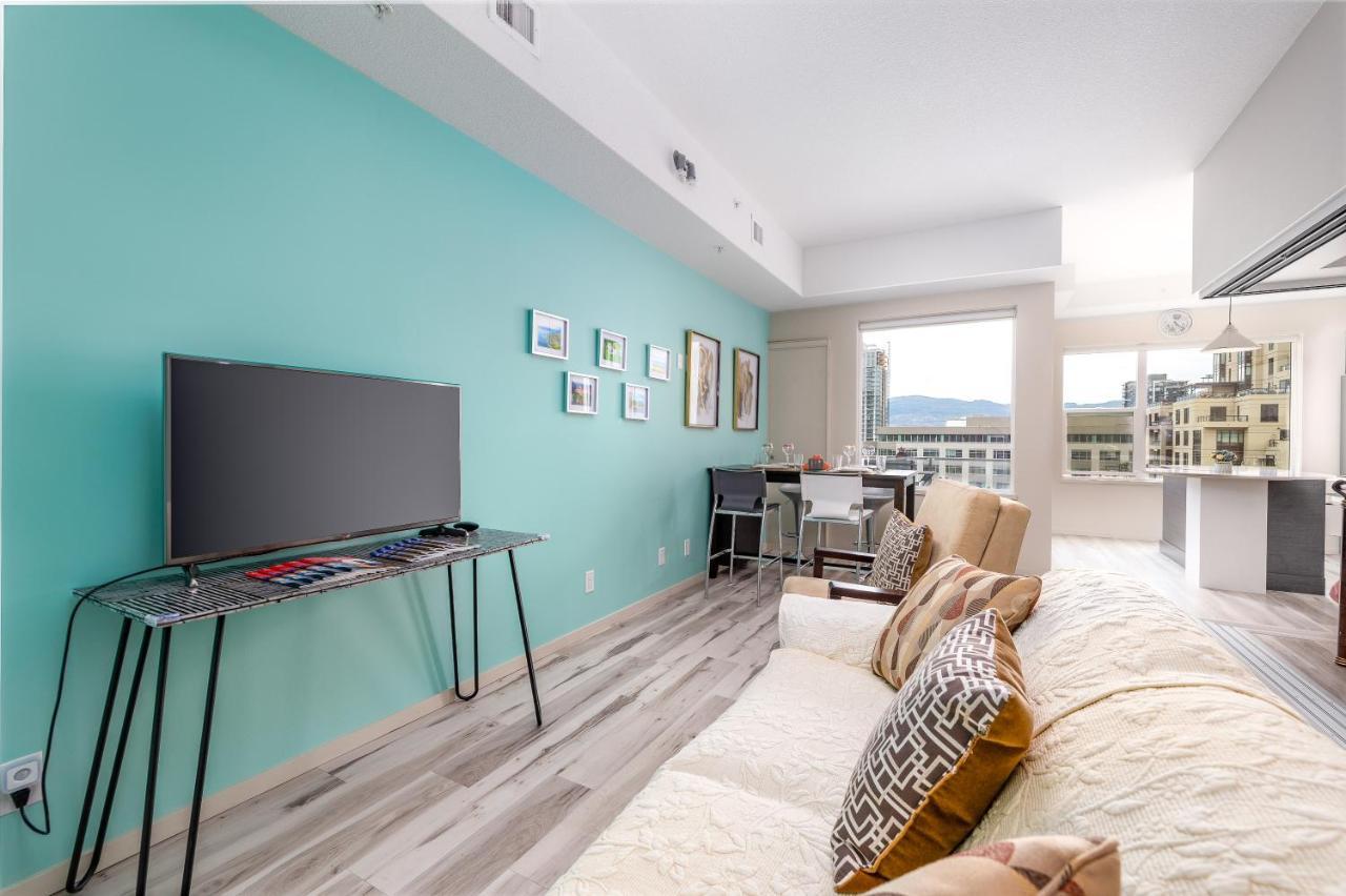 Tiffany Blue@Downtown Culture District Apartment Kelowna Exterior photo